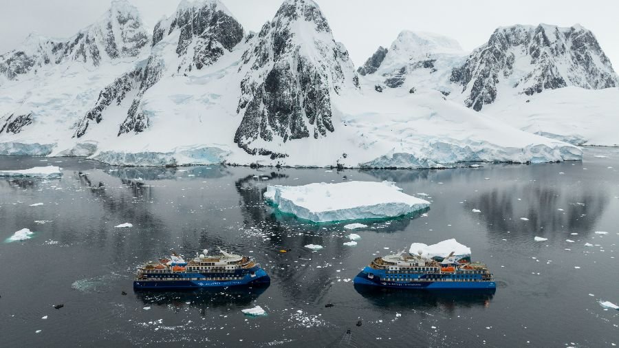 ocean victory + albatros antarctica