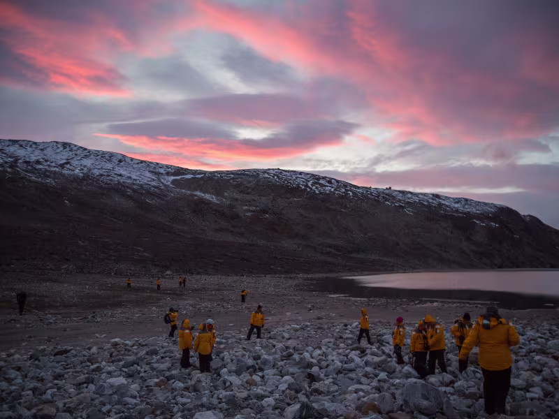 pax_hiking_sunneshine_fjord_baffin_island_canadian_arctic_acaciajohnson_3